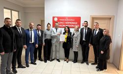 Salihli bakkallarda yeni başkan mazbatasını aldı