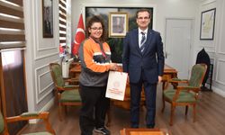 Salihli Kaymakamı Güldoğan, Türkiye Şampiyonu öğrenciyi ağırladı