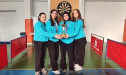 Salihli’nin genç dartçıları il üçüncülüğü sevinci yaşadı