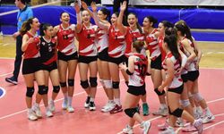 Yunusemre Belediyespor'un sultanları ligde kaldı