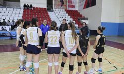 Kula Belediye Spor Yıldız Kızlar Finalde