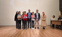 Minik yüreklerden İstiklal Marşı coşkusu