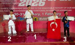 Manisalı karateciler Bakü’de madalyaları kaptı