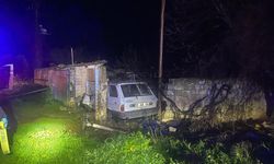 İzmir'de otomobil bahçe duvarına çarptı: 1 kişi hayatını kaybetti