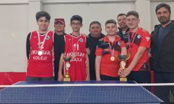 Salihli’nin yıldız tenisçileri Manisa’da şampiyon oldu