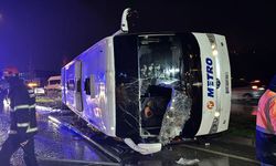 Yolcu otobüsü devrildi: 7 kişi yaralandı