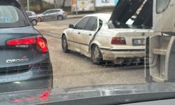 Kamyondaki demirler önündeki araca ok gibi saplandı, facia ucuz atlatıldı