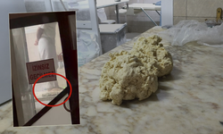 Tatlıcıda mide bulandıran görüntü! Hamuru ayaklarıyla yoğurdu