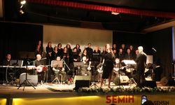 ‘ATATÜRKÜLER’ YUNUSEMRE’DE MÜZİKSEVERLERLE BULUŞTU