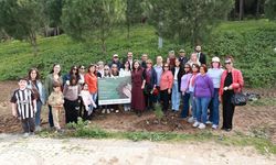 Şehzadeler’de duygusal anma... Cinayete kurban giden kadınlar için fidan dikildi