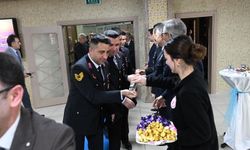 Salihli’de protokol ve vatandaşlar bayramlaştı