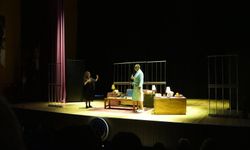 ‘Aşk-ı Müebbet' oyununa büyük ilgi