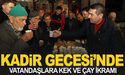 Saruhanlı’da Kadir Gecesi’nde vatandaşlara kek ve çay ikramı