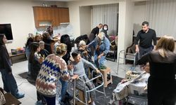 Gönüllü kuaförler huzurevi sakinlerini sevindirdi