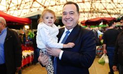 Başkan Dutlulu’dan 8 Mart’a Çiçekli Kutlama