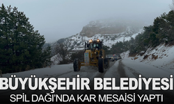 Manisa Büyükşehir Belediyesi Spil'de kar mesaisinde