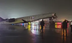 ABD'de uçak ile itfaiye aracı çarpıştı!