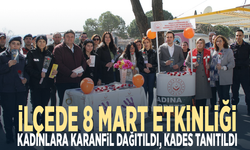 İlçede 8 Mart etkinliği: Kadınlara karanfil dağıtıldı, KADES tanıtıldı