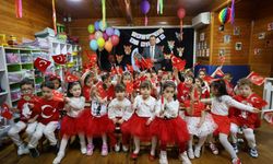 Semih Balaban, miniklerin bayramını kutladı