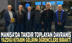 Manisa’da takdir toplayan davranış.. Yazdığı kitabın gelirini öğrencilere bıraktı