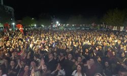 Turgutlu’da ‘Roman Gecesi’ ile eğlence zirveye çıktı