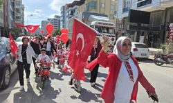 Minik öğrenciler 3 tekerlekli bisikletleriyle kaymakamlığı ziyaret etti