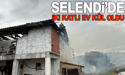 Selendi’de 2 katlı ev yangında kül oldu