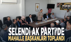 Selendi AK Parti'de mahalle başkanları toplandı