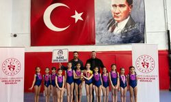 Minik cimnastikçiler Alaşehir’de 23 Nisan için yarıştı