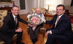 Özgür Özel'den Hüsamettin Cindoruk için taziye mesajı