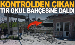 Manisa'da kontrolden çıkan tır okul bahçesine devrildi