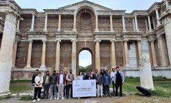 Manisa’da Uluslararası Öğrenciler Sardes'i gezdi
