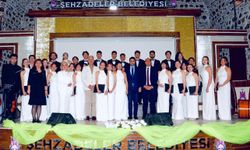 Bedesten’de müzik şöleni... Salon doldu, izleyenler mest oldu