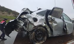 Ege'de feci kaza! Otomobil uçuruma yuvarlandı: 1 ölü, 1 ağır yaralı