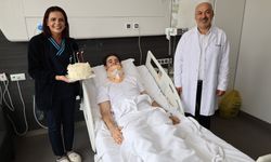 Yeni yaşını doktoruyla birlikte kutladı