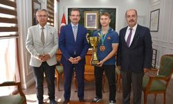 Kaymakam Güldoğan, dünya şampiyonunu ağırladı