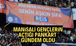 Manisalı gençlerin açtığı pankart sosyal medyada gündem oldu