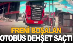 Freni boşalan İETT otobüsü park halindeki araçlara çarptı
