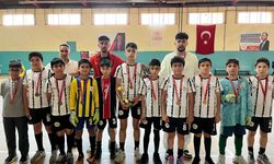 Manisa’da Dr. Ömer Faruk Meriç Ortaokulu Futsal takımı Manisa 4.sü oldu