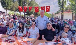 Binlerce insan Kiraz Festivali için Börez'e akın etti