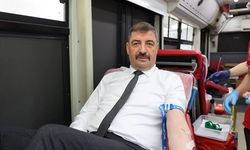 Hikmet Dönmez Kızılay Kan Merkezi’nde kan bağışına dikkat çekti
