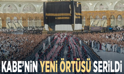 Kâbe’nin yeni örtüsü serildi