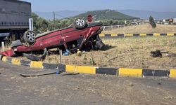 İzmir'de otomobil kazada ters döndü: 1 yaralı