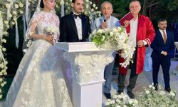 Türkiye’deki konutun mimarları Ece-Ömer Faruk’un Görkemli düğününde buluştu…