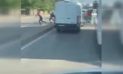 Cadde ortasında demir sopayla darp etti