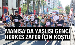 Manisa'da yaşlısı genci herkes zafer için koştu