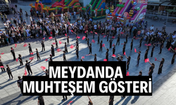 Zafer Bayramı'nda çocukların yüzü güldü