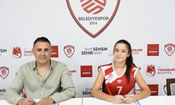 Yunusemre Belediyespor genç libero Eylül Aydemir'i renklerine bağladı