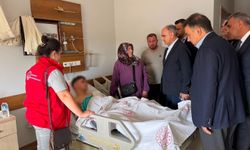 Vali Özkan'dan yaralı öğrencilere ziyaret