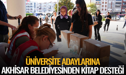 Üniversite Adaylarına Akhisar Belediyesinden Kitap Desteği
